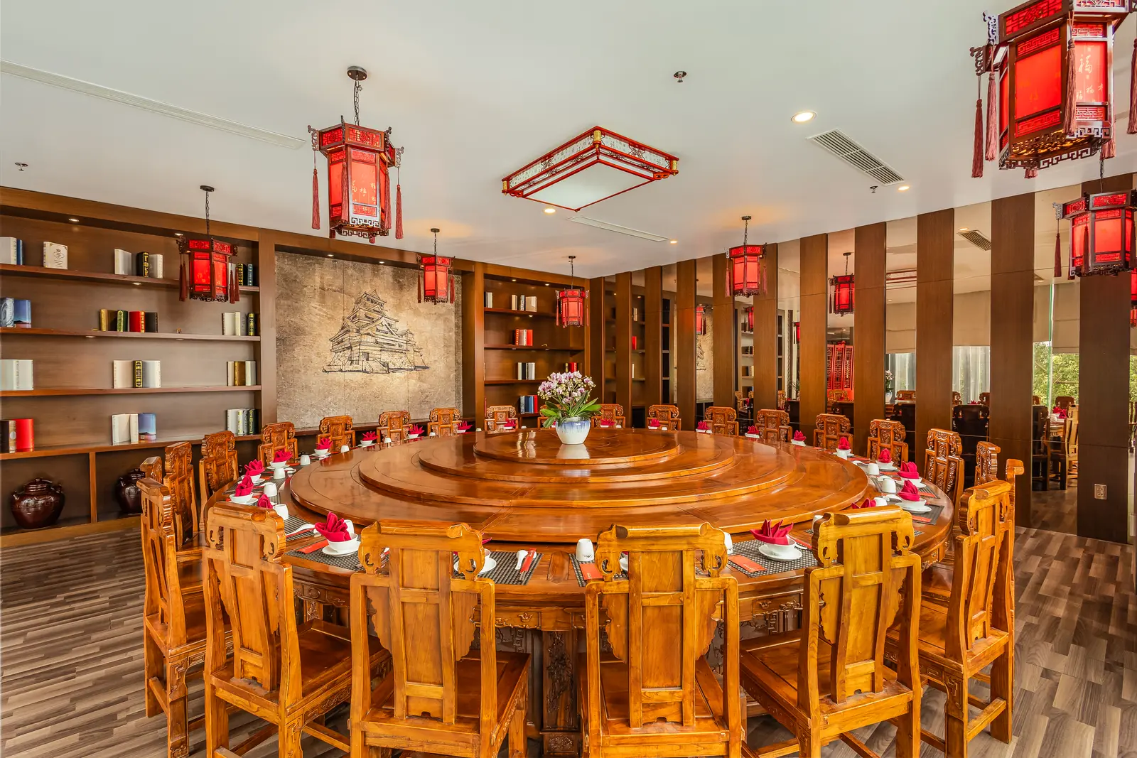 Hoa Binh Restaurant — another view