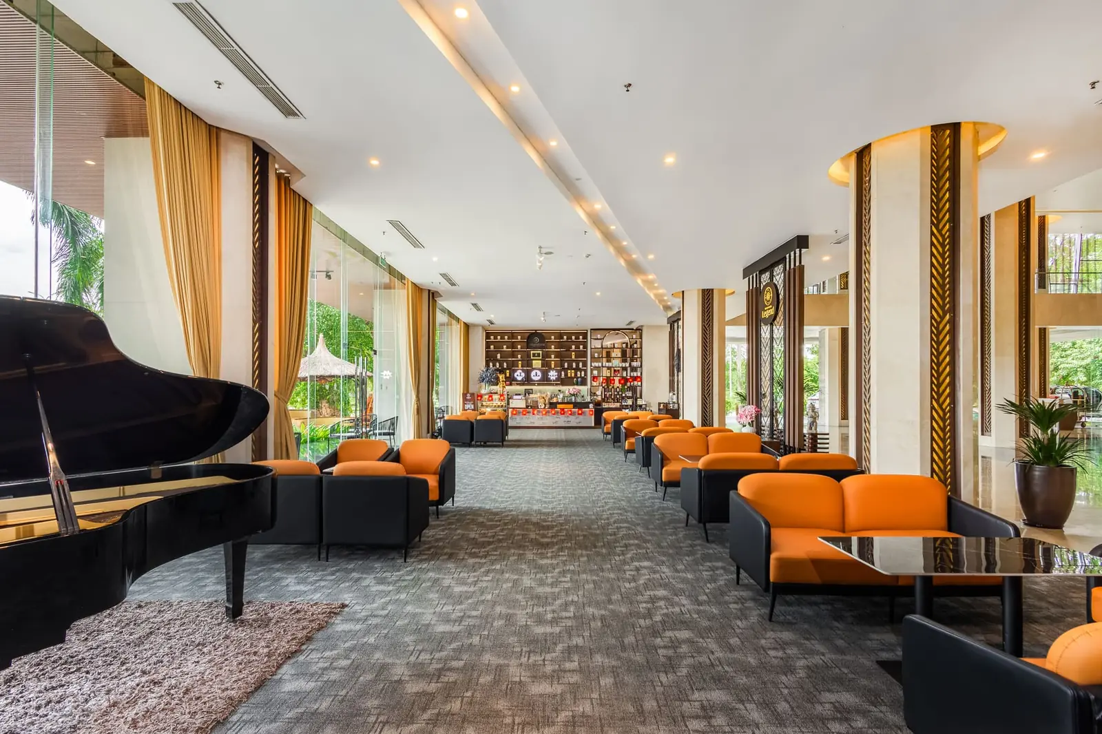 Khu lounge tại sảnh Central Hotel