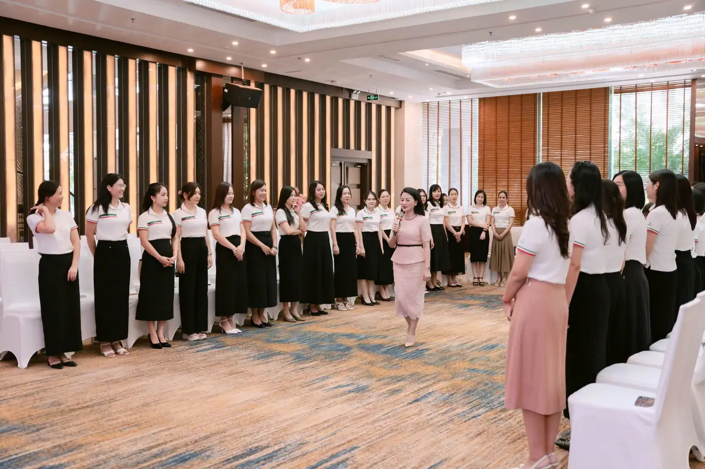 Sảnh Ruby — Central Hotel
