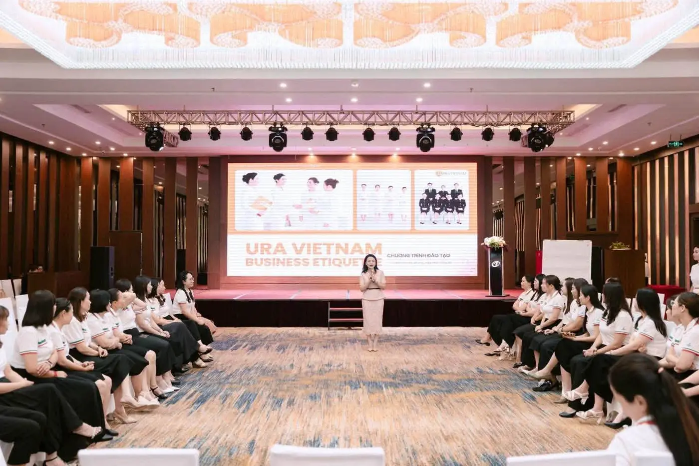 Sảnh Ruby — Central Hotel