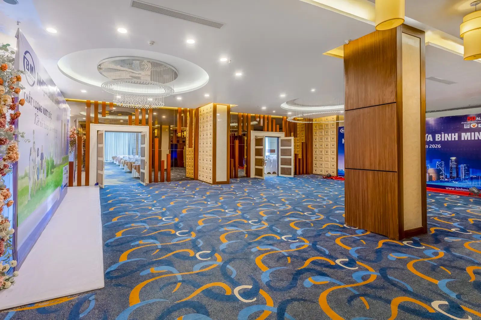 Sảnh Diamond — Central Hotel