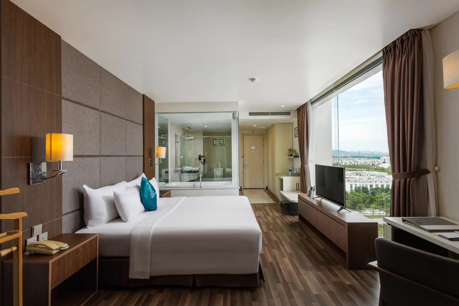 Deluxe — Central Hotel