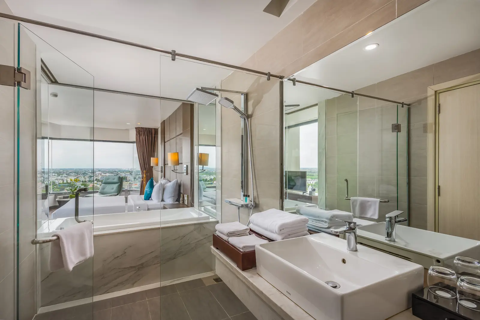 Deluxe — Central Hotel