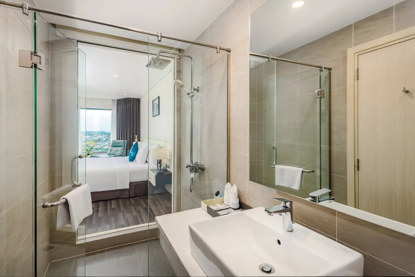 Premium King — Central Hotel