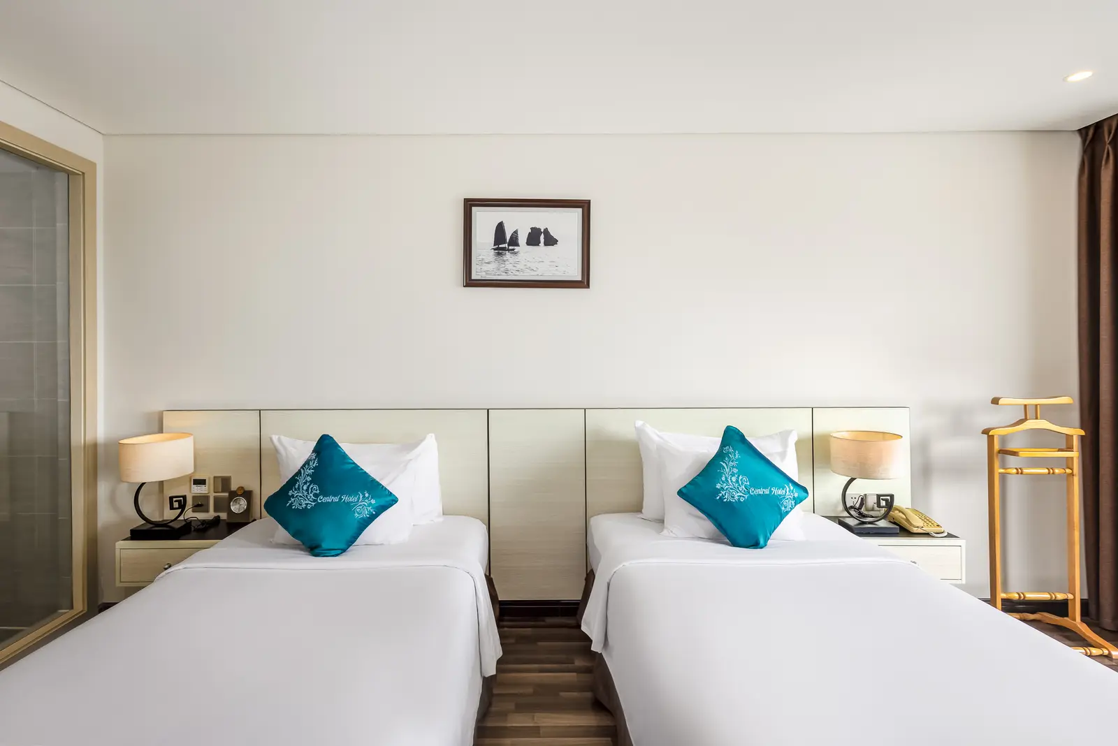 Premium Twin — Central Hotel