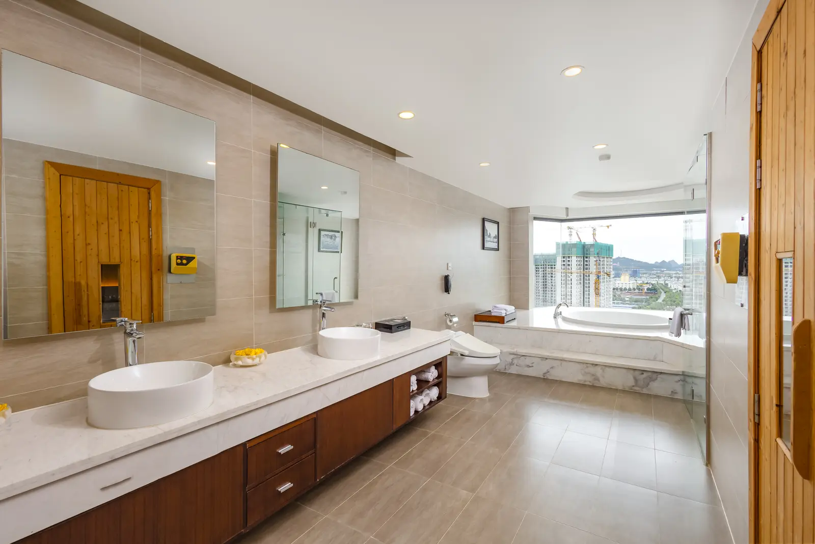 Presidential Suite — Central Hotel